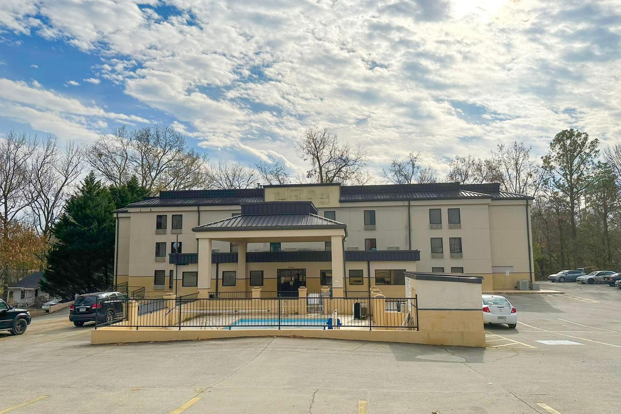 Oyo Hotel Rome West Ga Ngoại thất bức ảnh