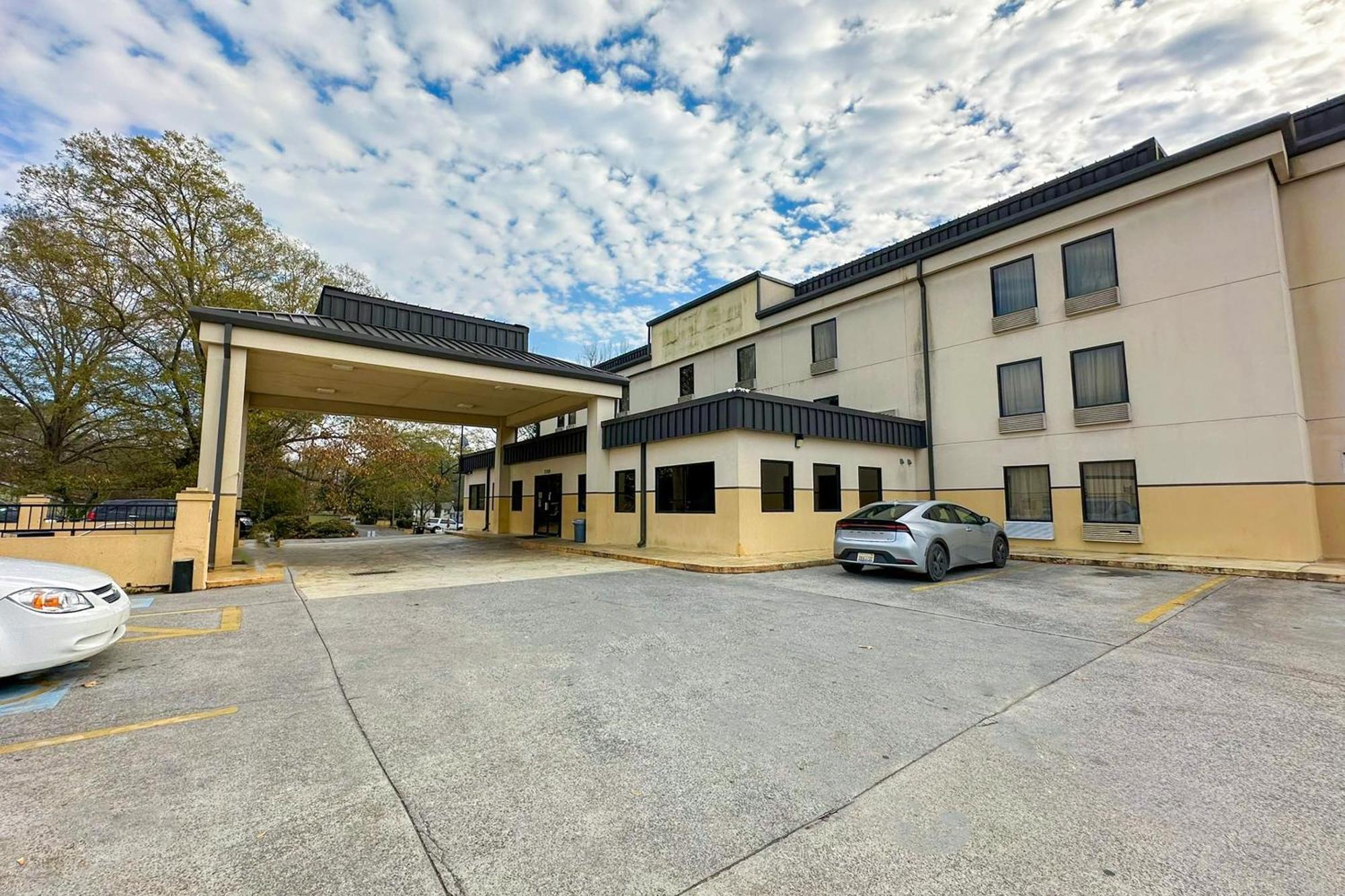 Oyo Hotel Rome West Ga Ngoại thất bức ảnh