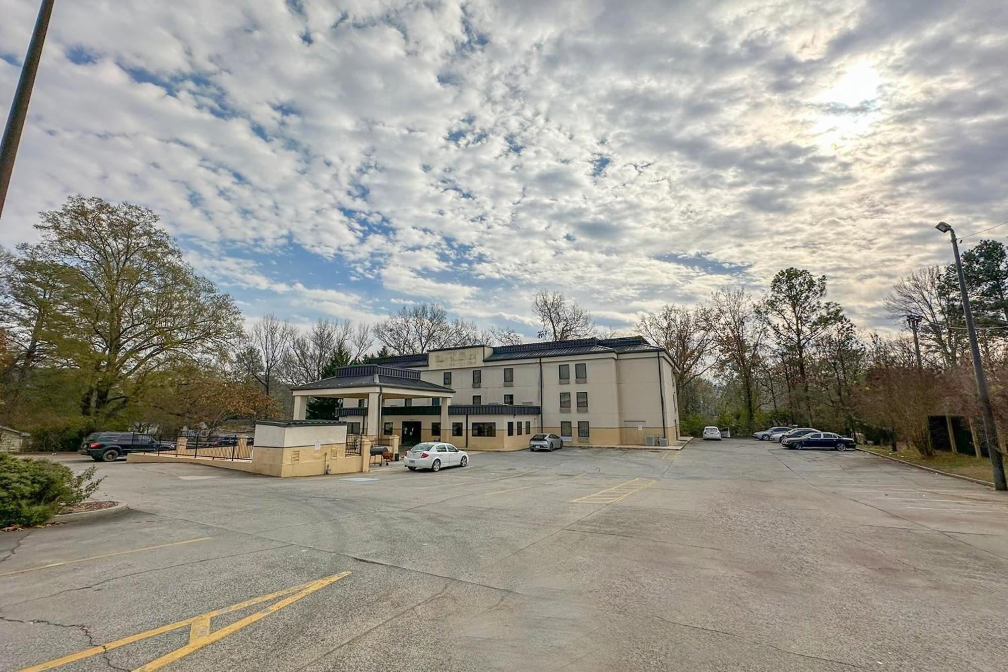 Oyo Hotel Rome West Ga Ngoại thất bức ảnh